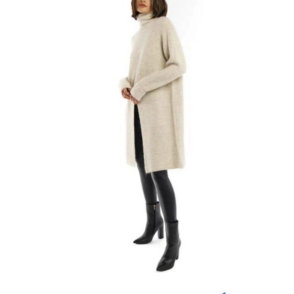New LBLC The Label~Revolve~BillySweater in Oatmeal Oversized Small NWT $205 - Picture 1 of 16
